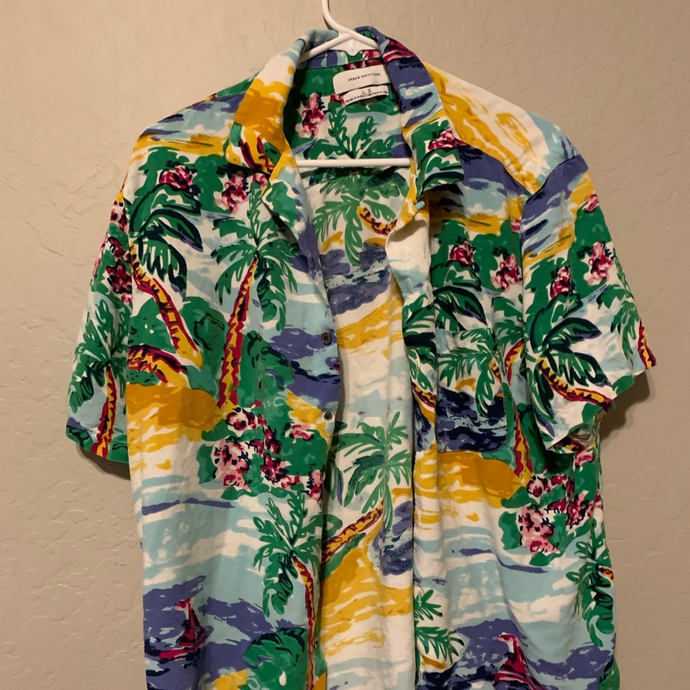 Urban Outfitter’s Men’s Hawaiian Shirt